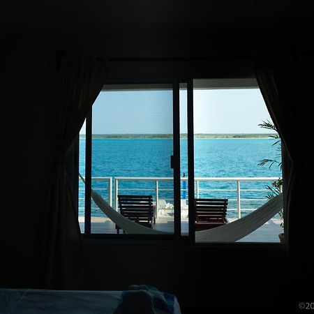 Casa Sol Y Luna Bacalar Bed & Breakfast Exterior photo