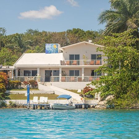 Casa Sol Y Luna Bacalar Bed & Breakfast Exterior photo