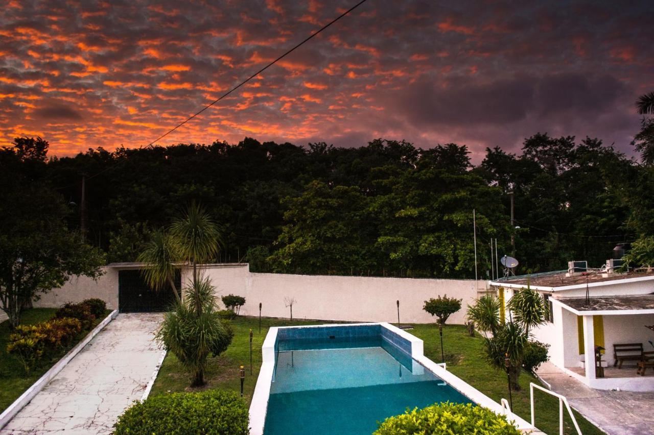 Casa Sol Y Luna Bacalar Bed & Breakfast Exterior photo