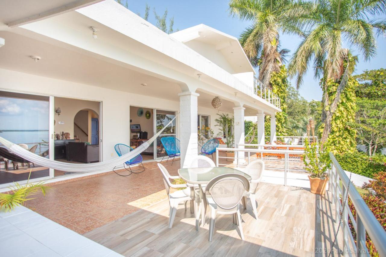 Casa Sol Y Luna Bacalar Bed & Breakfast Exterior photo